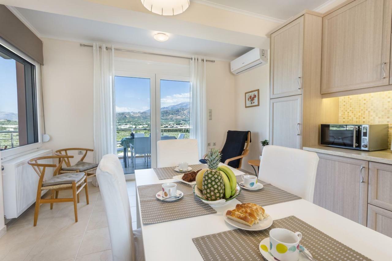 Villa Oasis Galatás Exterior foto